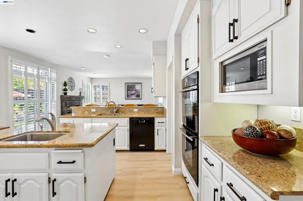 477 Obsidian Way Clayton, CA 94517
