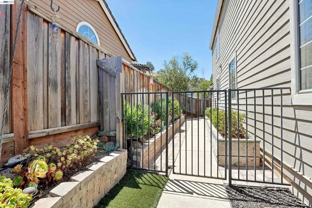 477 Obsidian Way Clayton, CA 94517