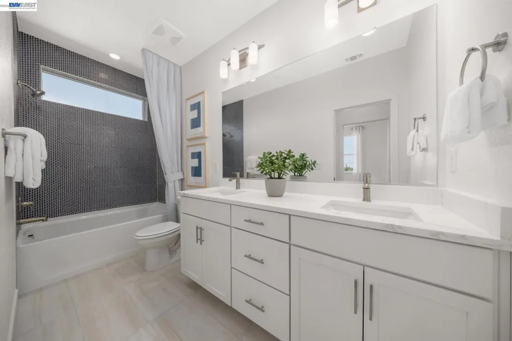 302 E Clydesdale Court Mountain House, CA 95391