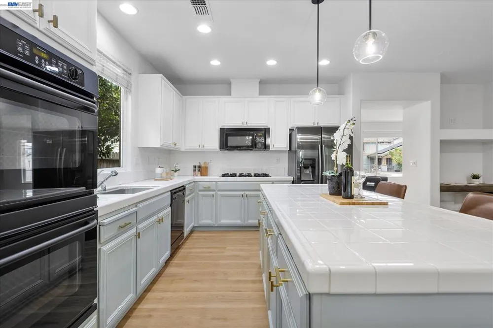 744 Vasconcellos Ave Manteca, CA 95336