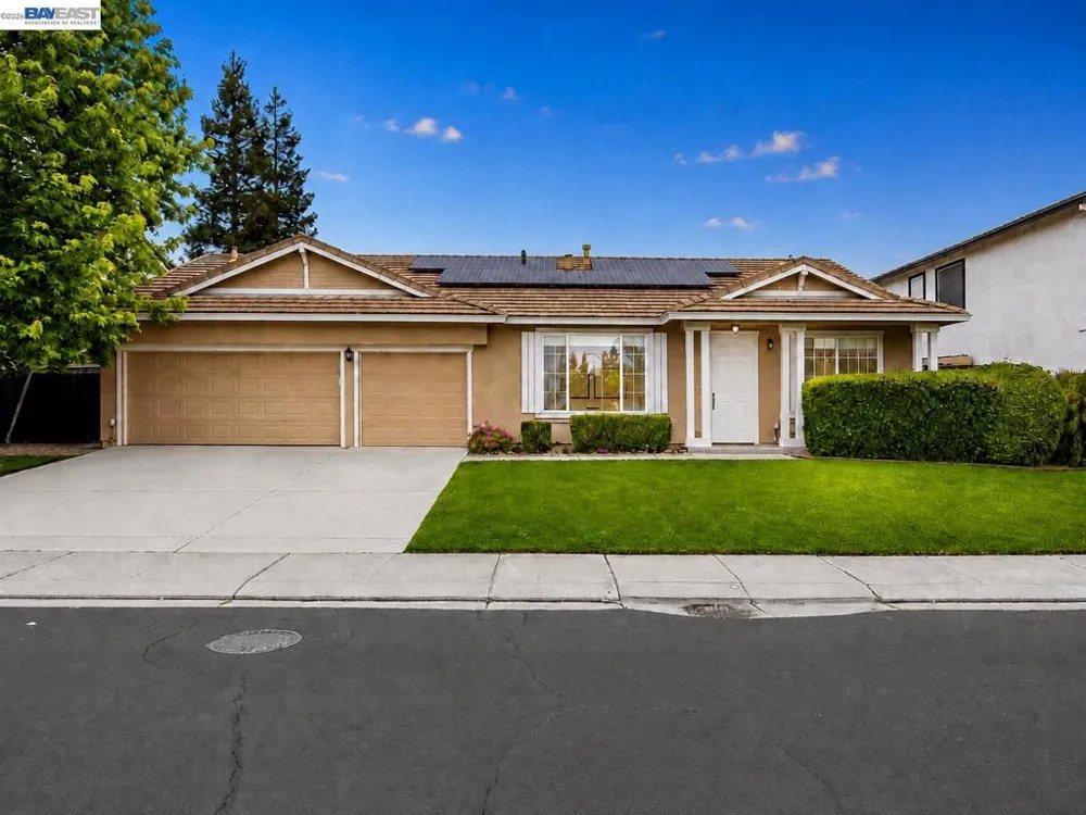 744 Vasconcellos Ave Manteca, CA 95336