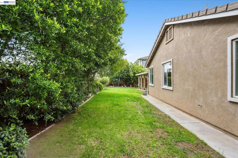 744 Vasconcellos Ave Manteca, CA 95336
