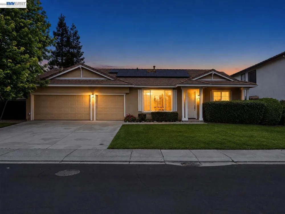 744 Vasconcellos Ave Manteca, CA 95336