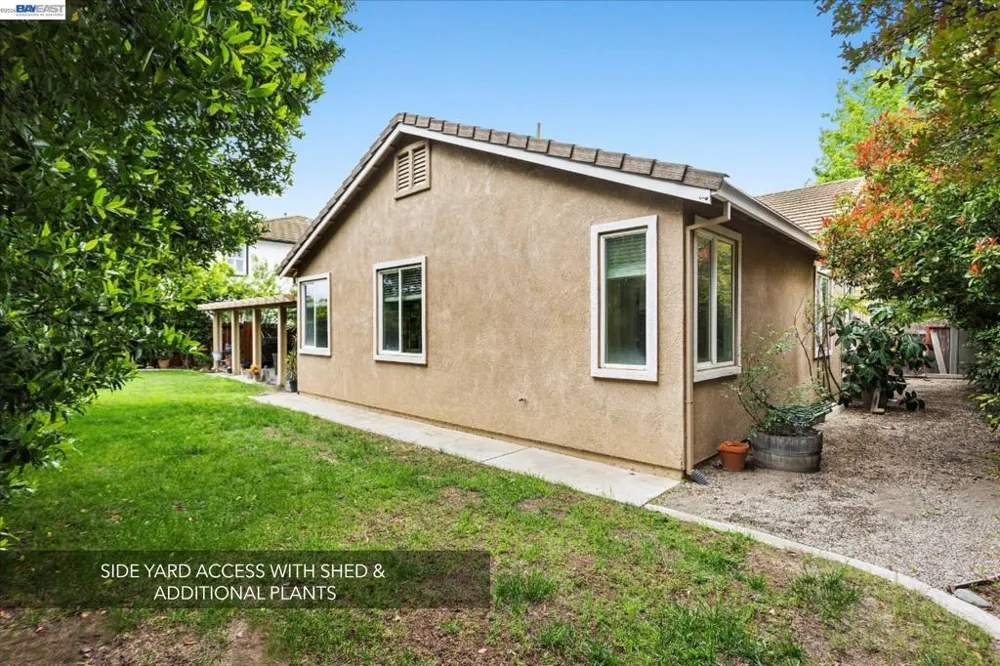744 Vasconcellos Ave Manteca, CA 95336