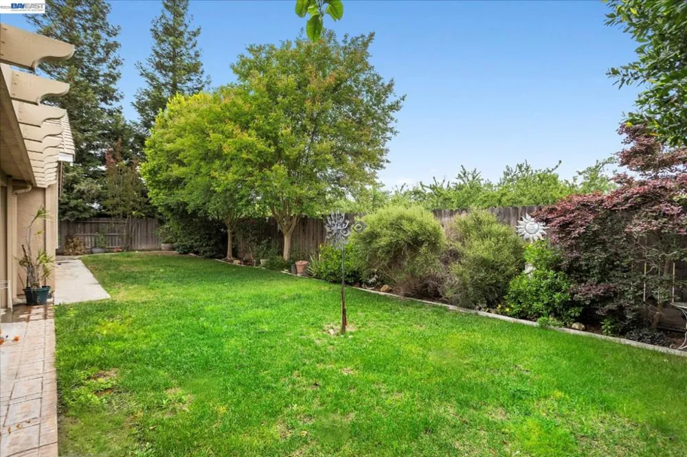 744 Vasconcellos Ave Manteca, CA 95336