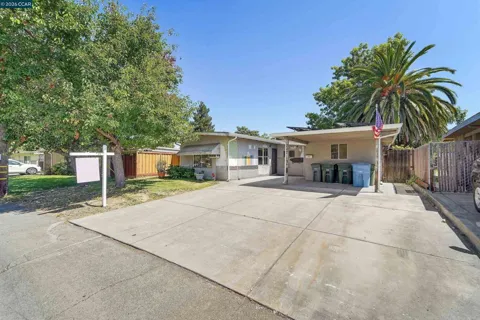 207 Los Altos Pl