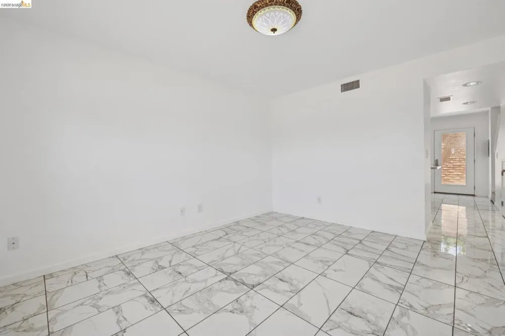 1021 Santa Ines Ct Oakland, CA 94601
