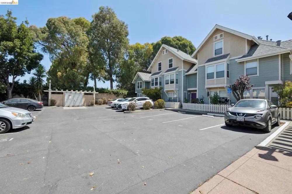 1021 Santa Ines Ct Oakland, CA 94601
