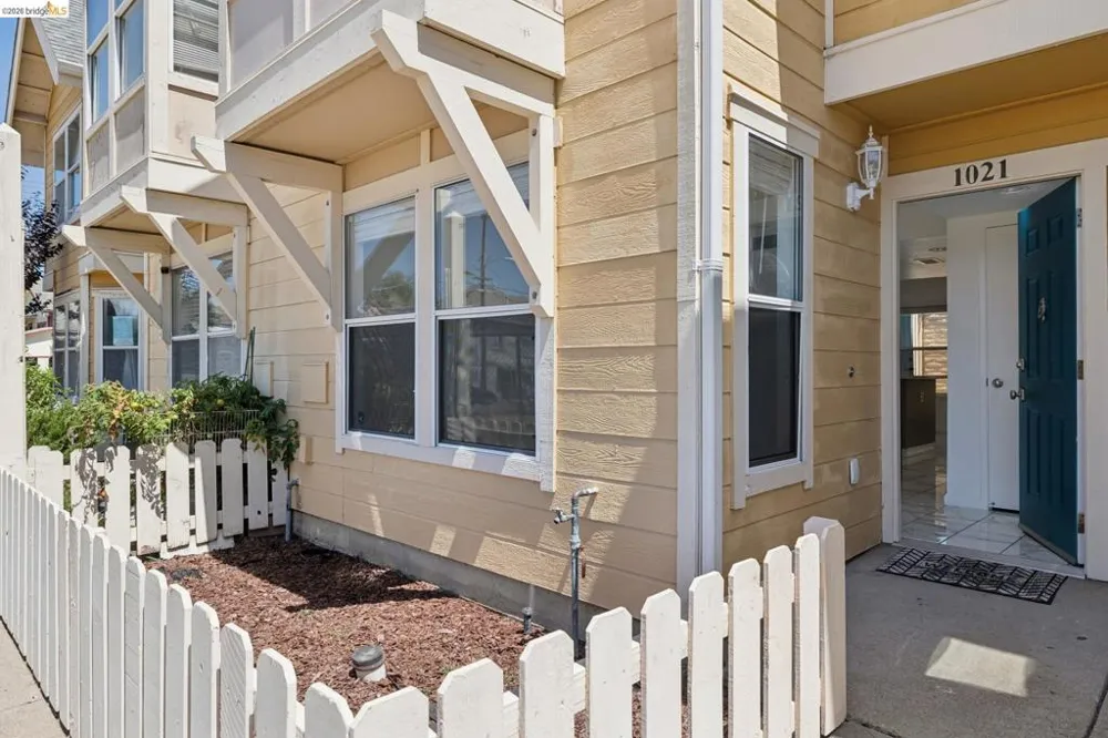 1021 Santa Ines Ct Oakland, CA 94601