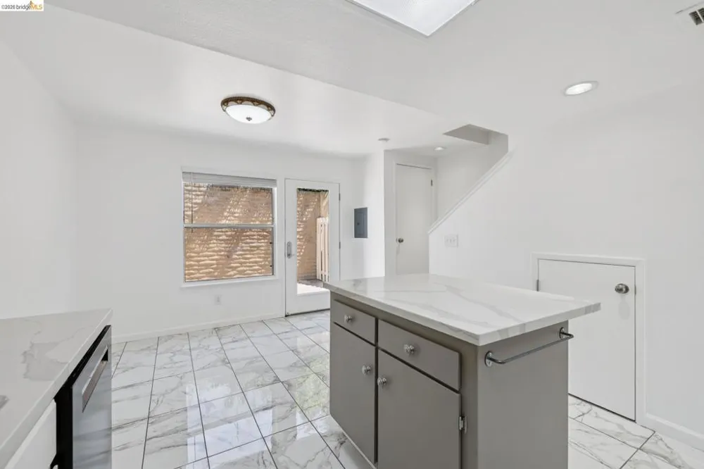 1021 Santa Ines Ct Oakland, CA 94601