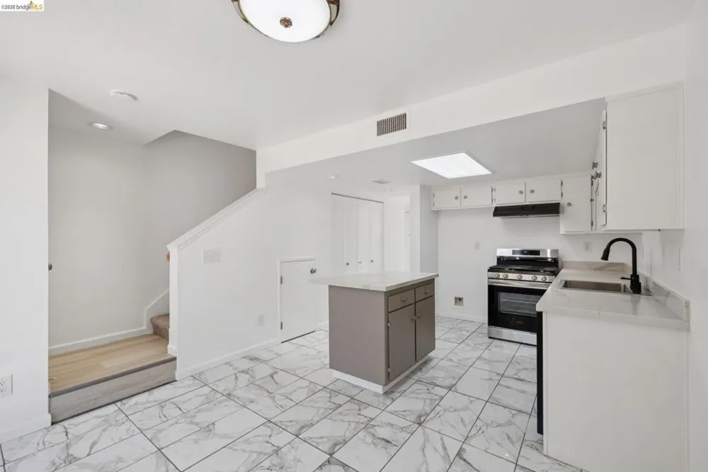 1021 Santa Ines Ct Oakland, CA 94601