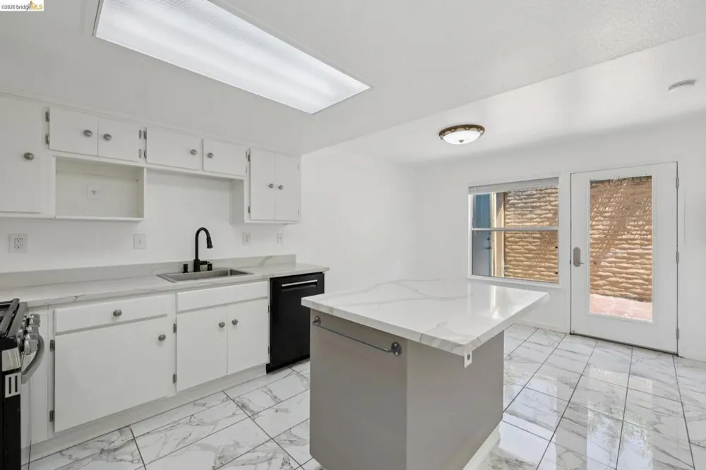 1021 Santa Ines Ct Oakland, CA 94601
