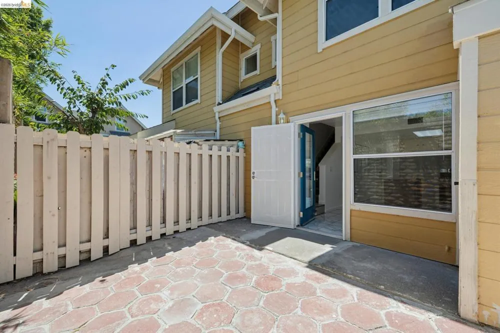 1021 Santa Ines Ct Oakland, CA 94601