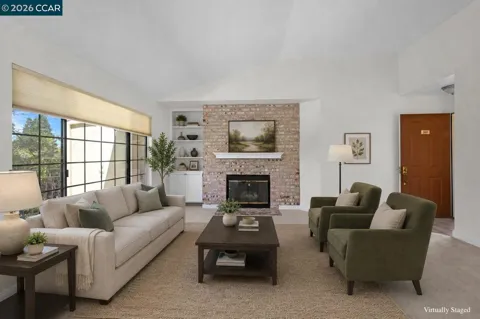 5012 Lakeview Dr. #201