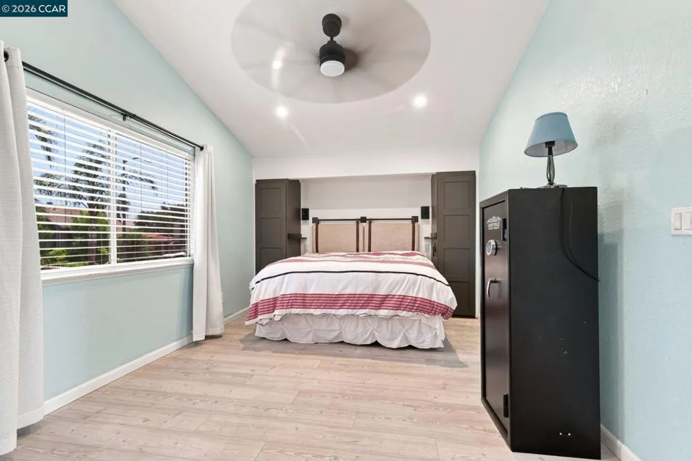 300 Helena Ct Oakley, CA 94561