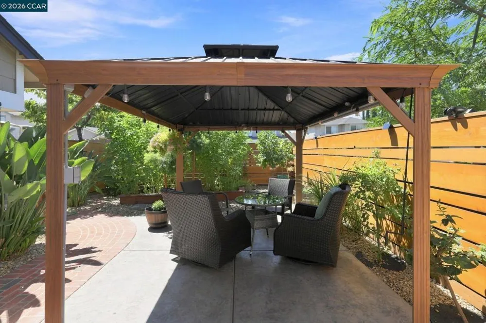 300 Helena Ct Oakley, CA 94561