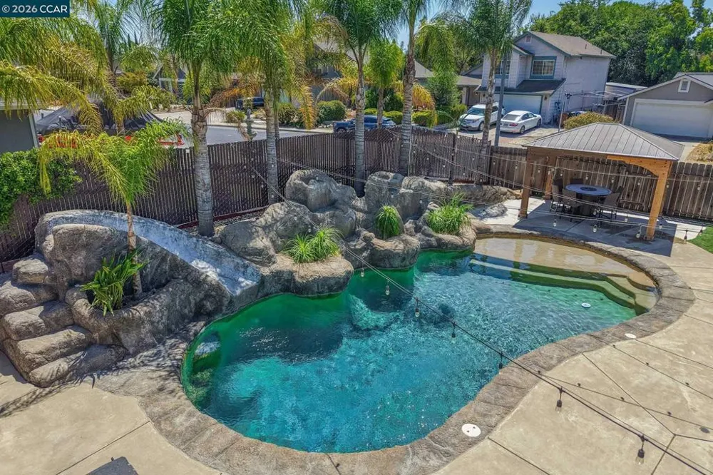 300 Helena Ct Oakley, CA 94561