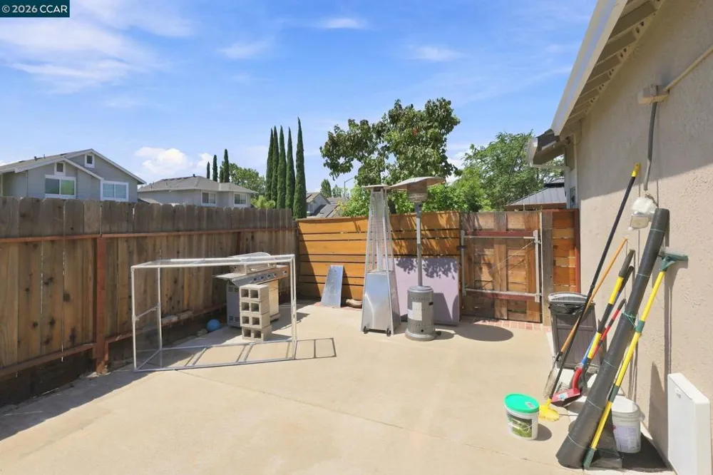 300 Helena Ct Oakley, CA 94561