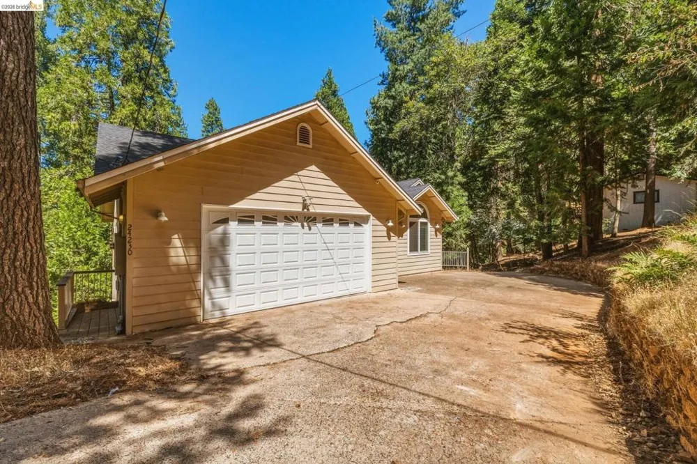 24230 Oxbow Ln Sonora, CA 95370