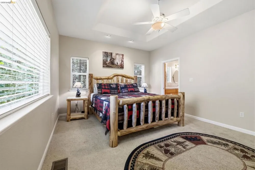 24230 Oxbow Ln Sonora, CA 95370
