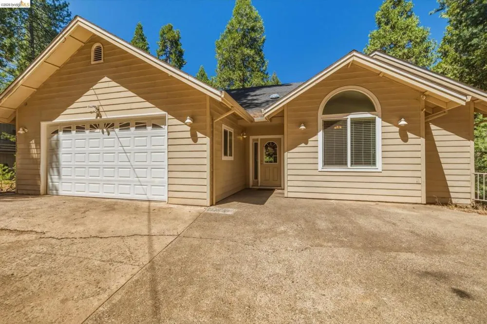 24230 Oxbow Ln Sonora, CA 95370