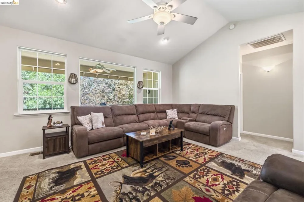 24230 Oxbow Ln Sonora, CA 95370