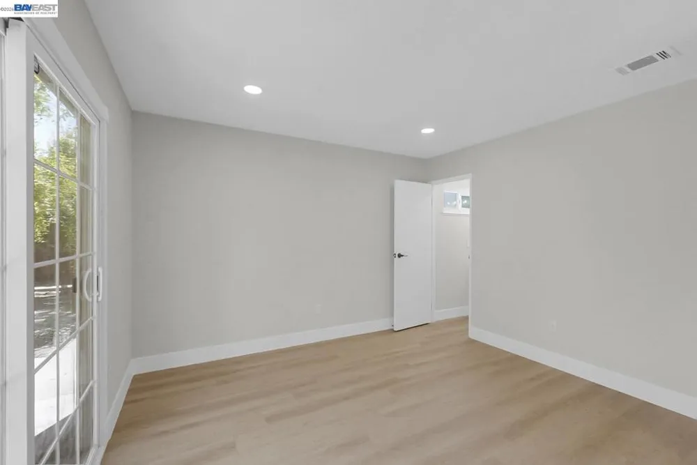 587 Somoa Lane Lathrop, CA 95330