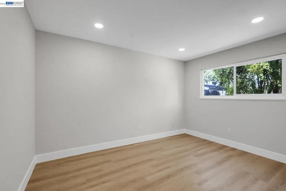 587 Somoa Lane Lathrop, CA 95330