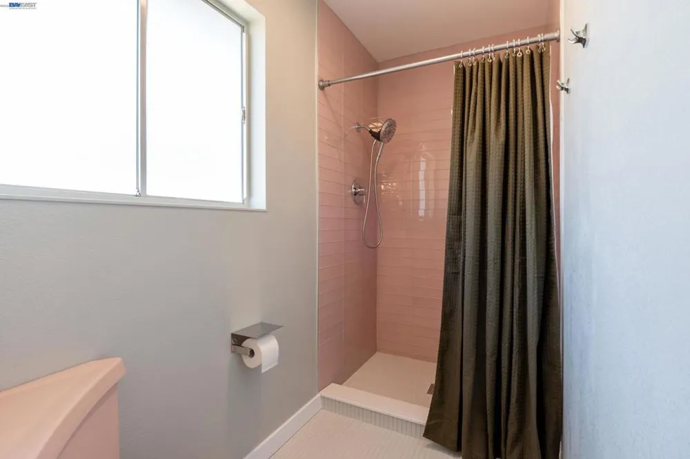 4142 Santa Rita Rd El Sobrante, CA 94803