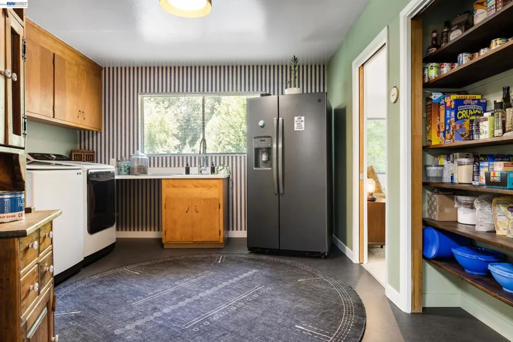 4142 Santa Rita Rd El Sobrante, CA 94803