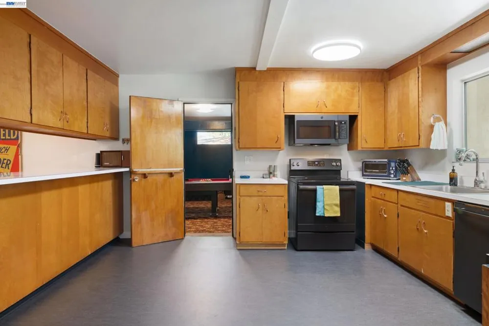 4142 Santa Rita Rd El Sobrante, CA 94803