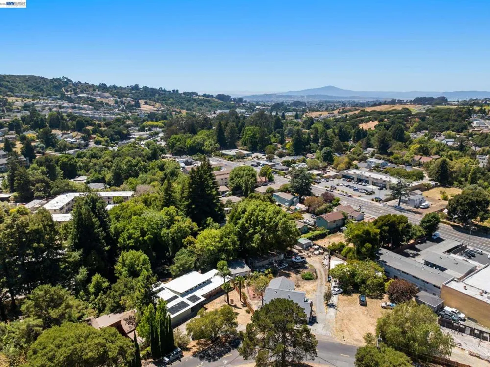 4142 Santa Rita Rd El Sobrante, CA 94803