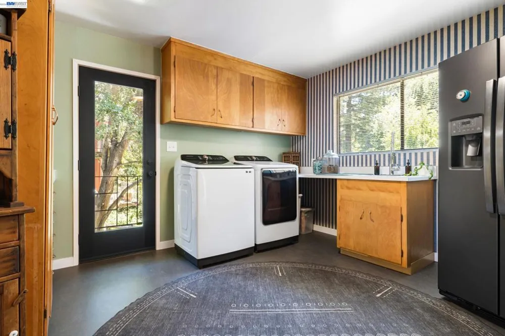 4142 Santa Rita Rd El Sobrante, CA 94803