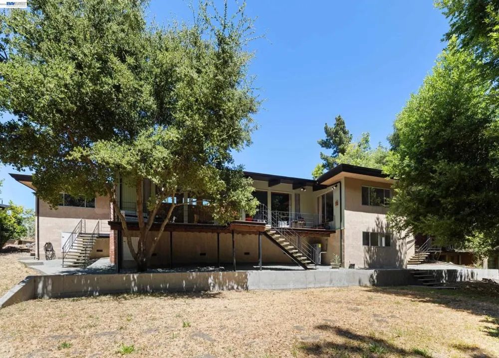 4142 Santa Rita Rd El Sobrante, CA 94803