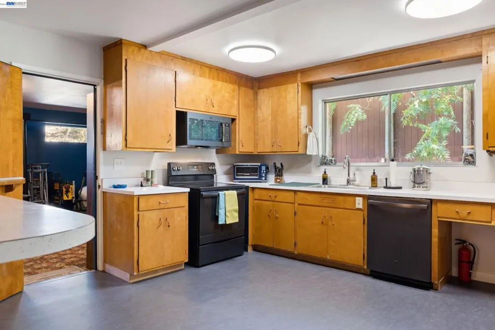 4142 Santa Rita Rd El Sobrante, CA 94803