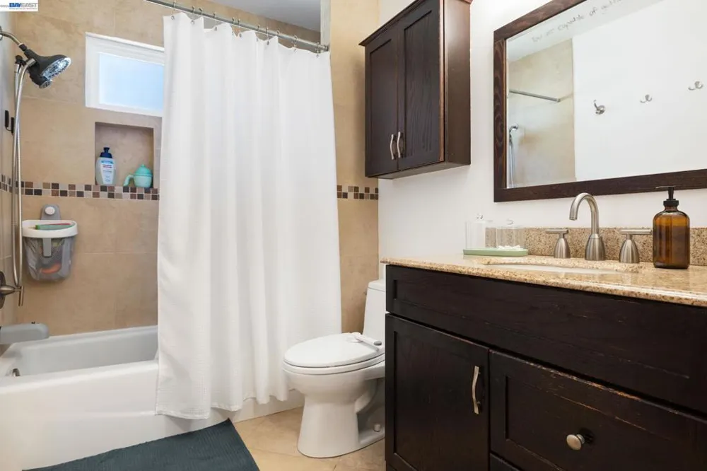 4142 Santa Rita Rd El Sobrante, CA 94803