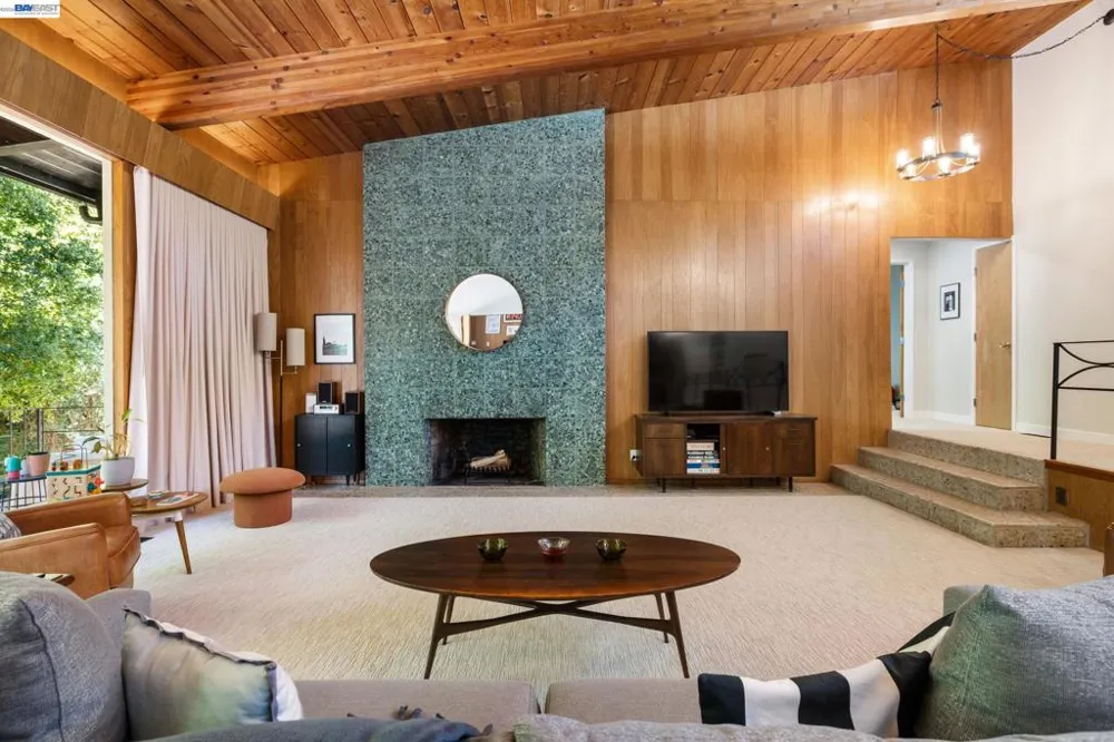 4142 Santa Rita Rd El Sobrante, CA 94803