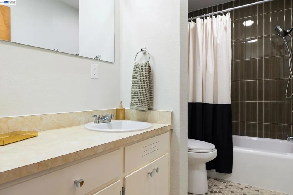 4142 Santa Rita Rd El Sobrante, CA 94803
