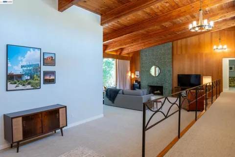 4142 Santa Rita Rd