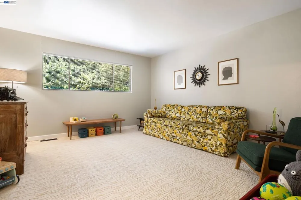 4142 Santa Rita Rd El Sobrante, CA 94803