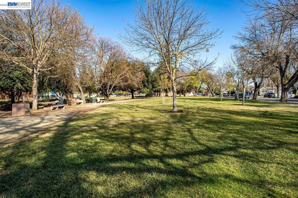 2105 Armstrong Dr Pleasanton, CA 94588