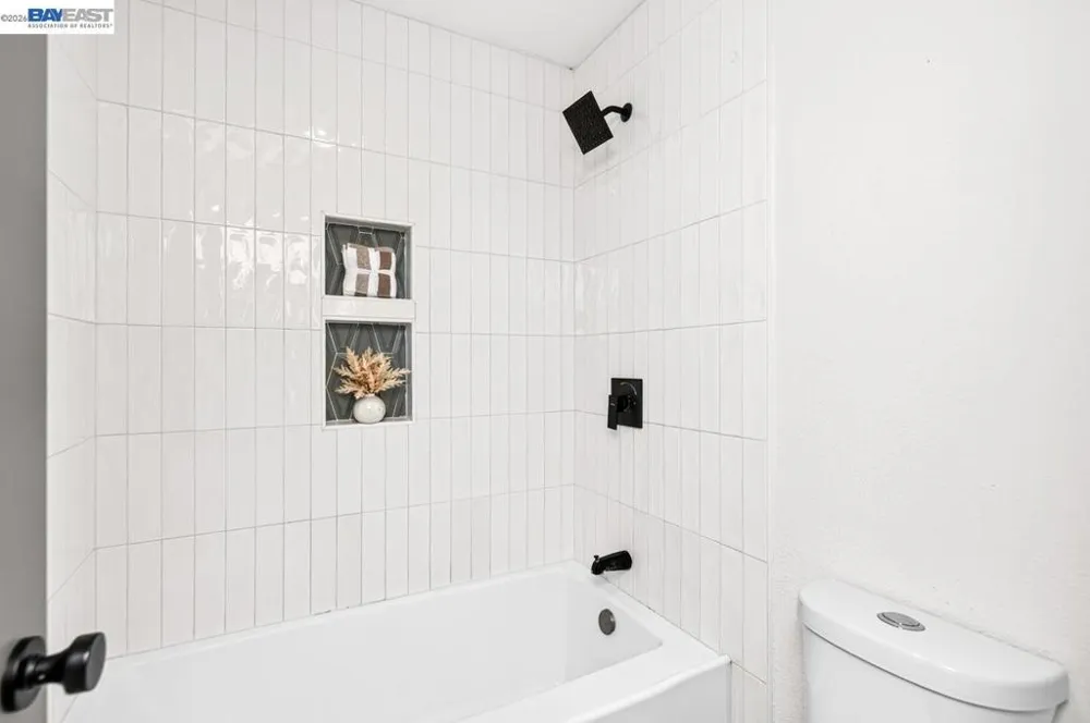 2105 Armstrong Dr Pleasanton, CA 94588