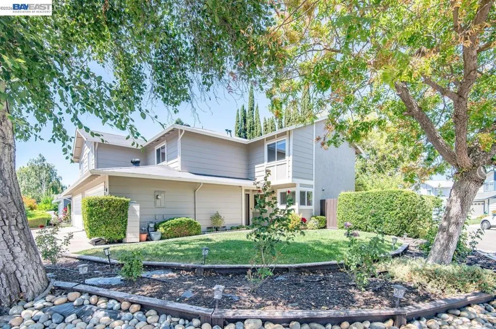 2105 Armstrong Dr Pleasanton, CA 94588