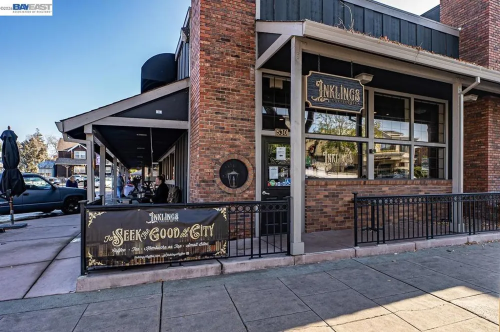 2105 Armstrong Dr Pleasanton, CA 94588