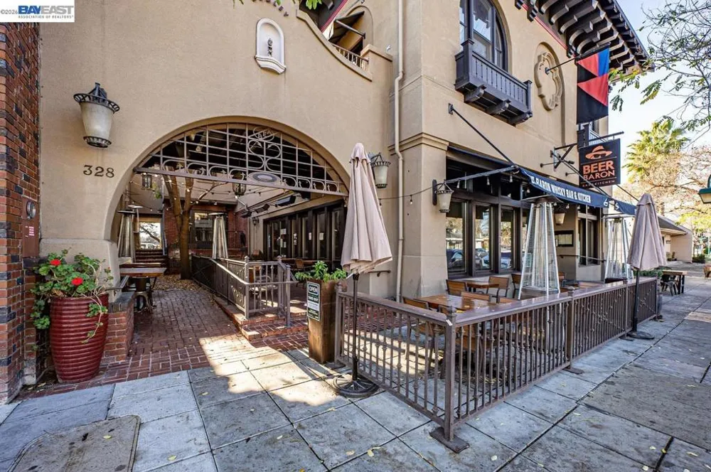 2105 Armstrong Dr Pleasanton, CA 94588