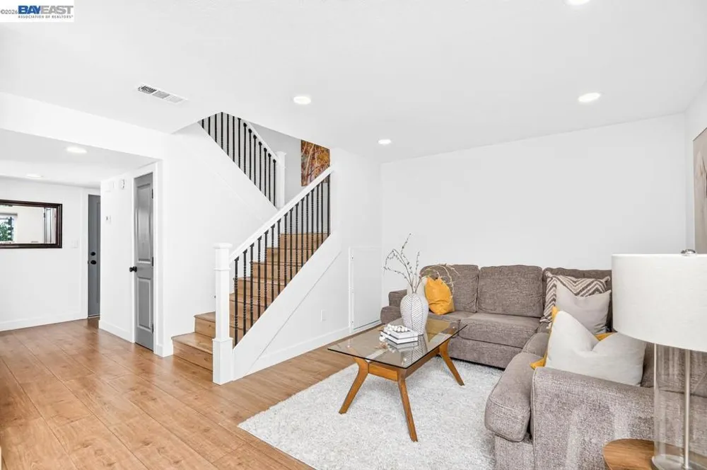 2105 Armstrong Dr Pleasanton, CA 94588
