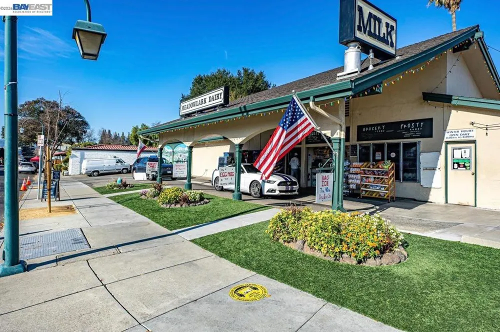 2105 Armstrong Dr Pleasanton, CA 94588
