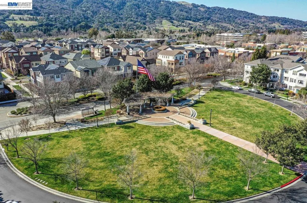 2105 Armstrong Dr Pleasanton, CA 94588