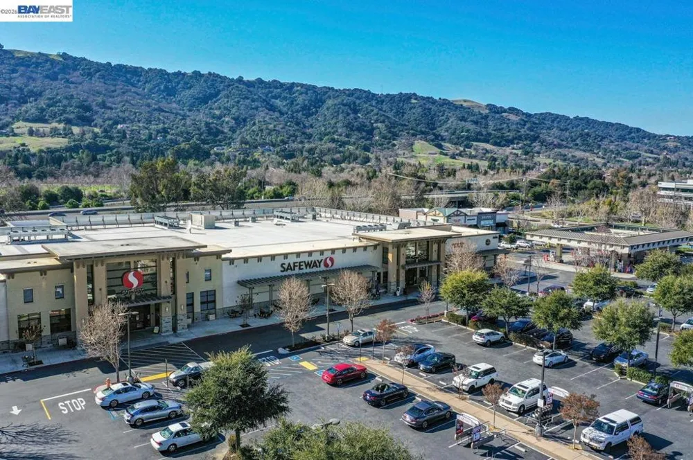 2105 Armstrong Dr Pleasanton, CA 94588
