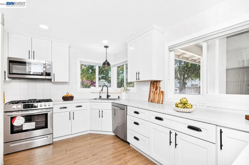 2105 Armstrong Dr Pleasanton, CA 94588